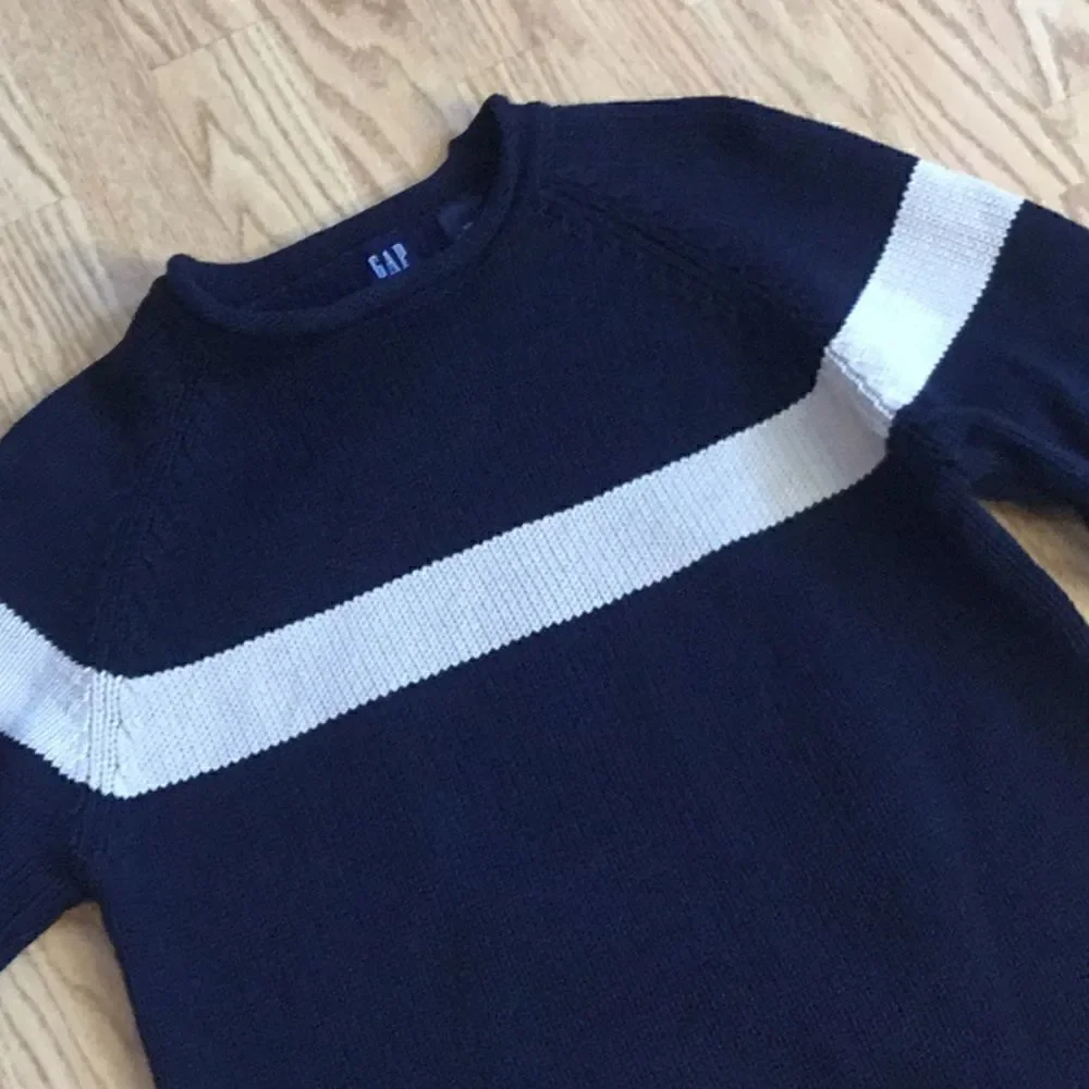 Heavy weight knit sweater by GAP in XXL